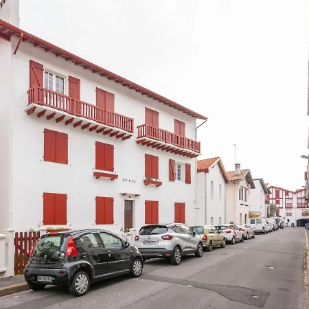 Artienea * Saint-Jean-de-Luz